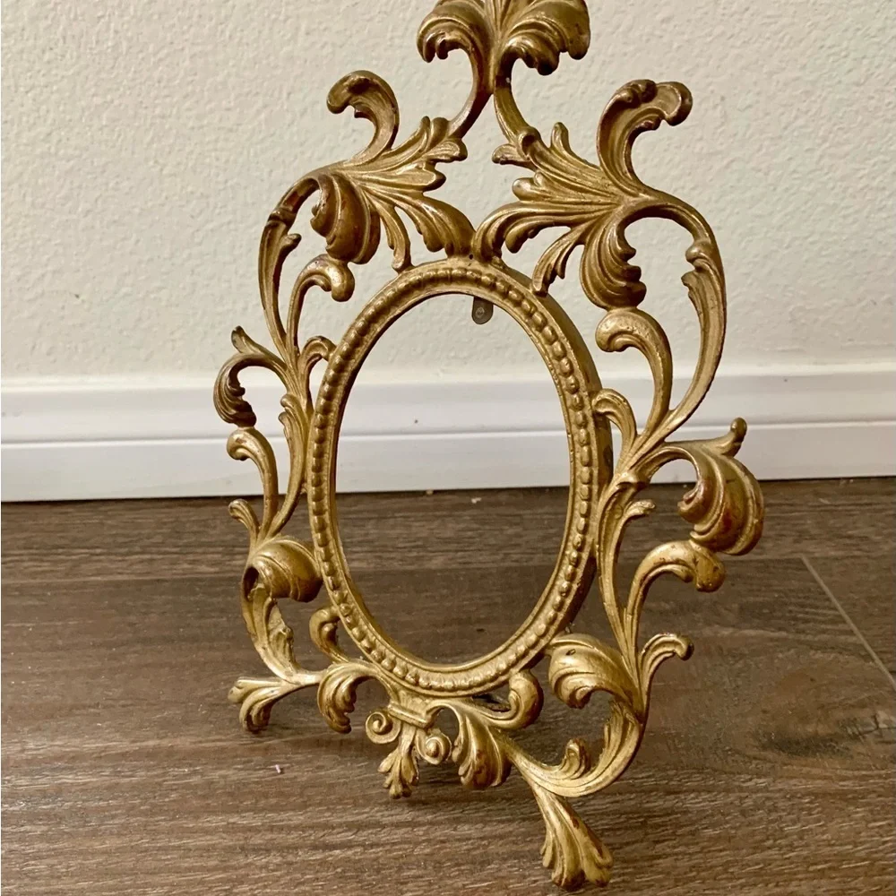 Vintage Victorian Style Brass Oval Picture Frame